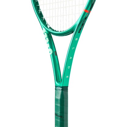 Wilson Blade 100 V10 Racket (300 Gr)