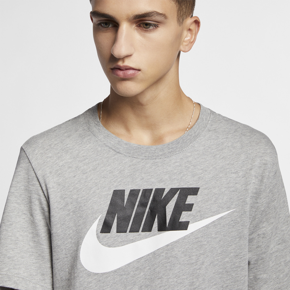 T shirt nike hot sale gris