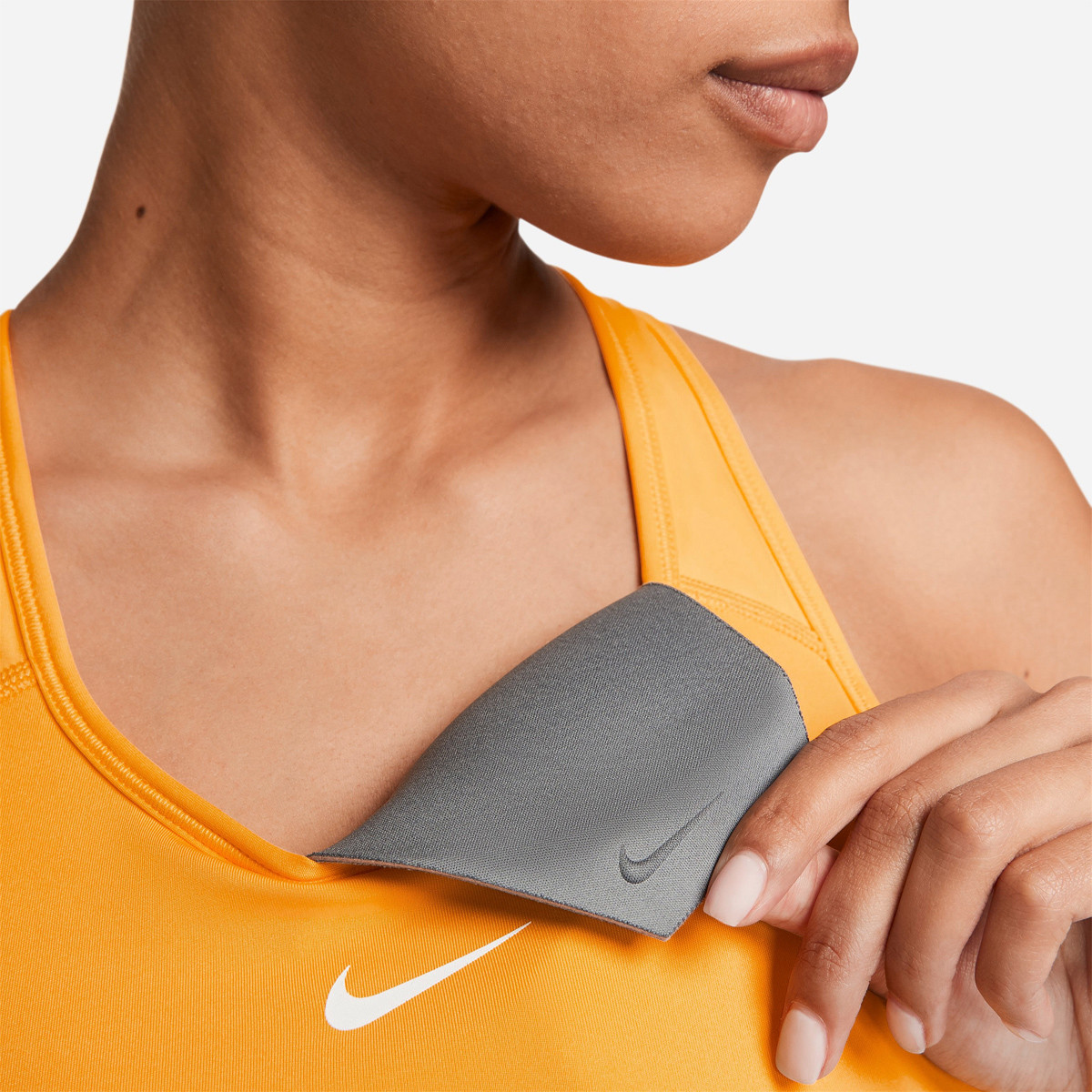 NIKE SWOOSH SPORTS BRA - NIKE - Women's - Clothing