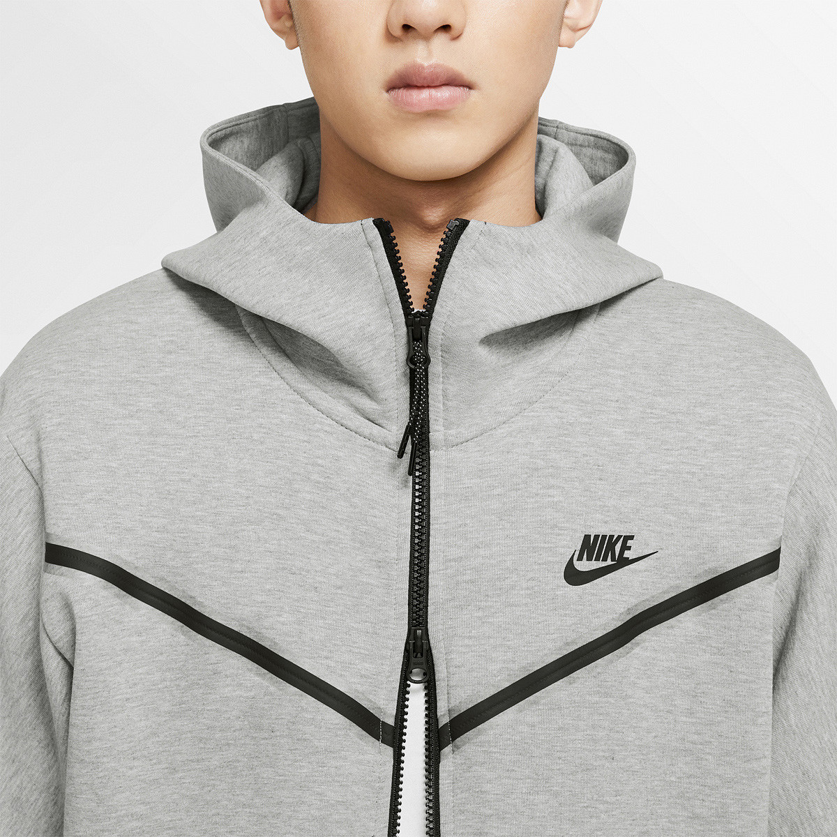 NIKE SPORTSWEAR TECH FLEECE ZIPPED HOODIE NIKE Men s