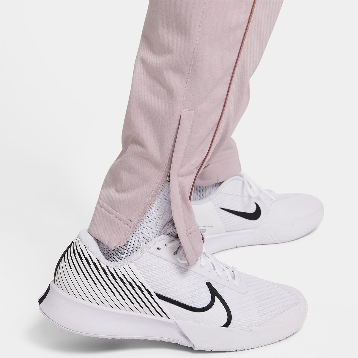 Nike best sale heritage trousers