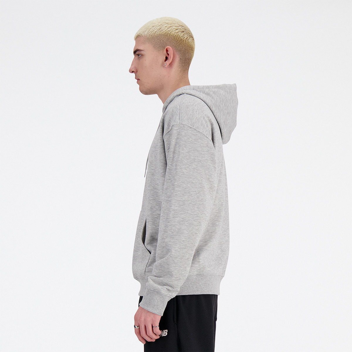 SWEAT NEW BALANCE A CAPUCHE FLEECE NEW BALANCE Men s Clothing Tennispro